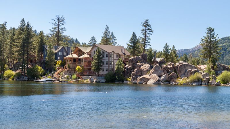 10 Best Places to Buy a Lake House Vacation Rental in 2024