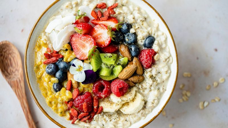 8 Ways To Make A Bowl Of Plain Oatmeal Taste So Much Better