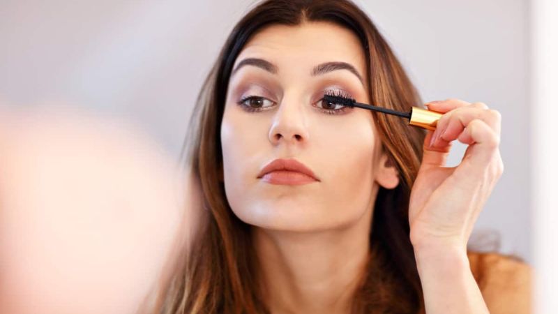 9 Best Drugstore Mascaras for Short Lashes to Lengthen Them