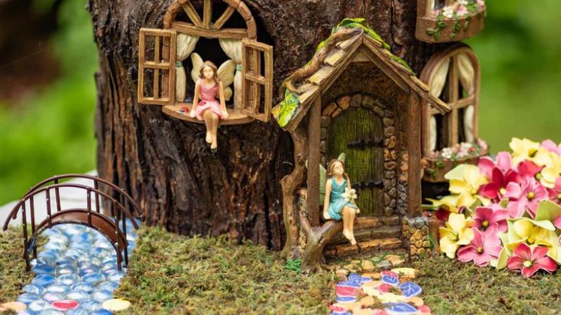 7 Whimsical Fairy Garden Corner Art Ideas